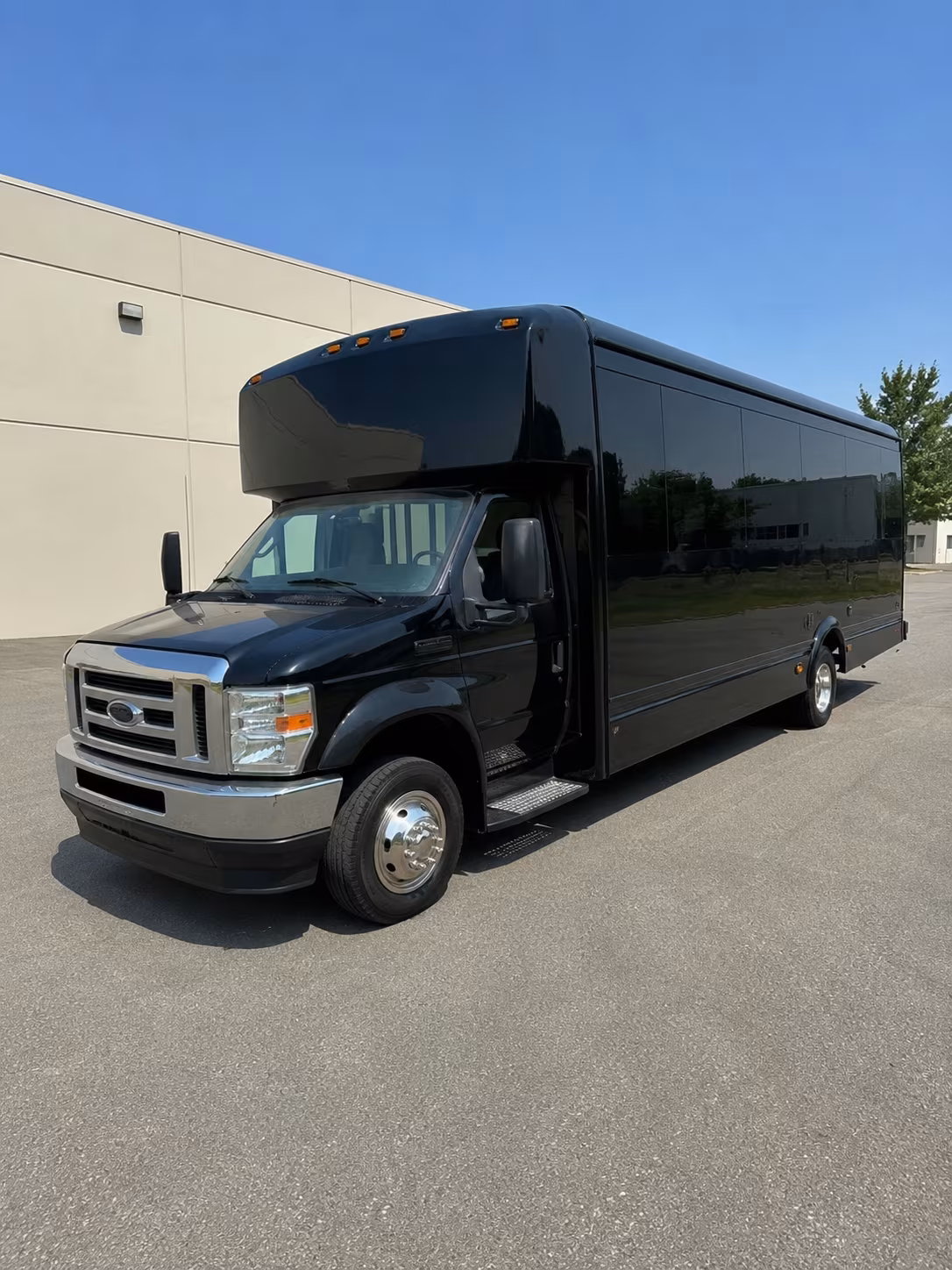 Memphis Homecoming & Prom Party Bus Rentals