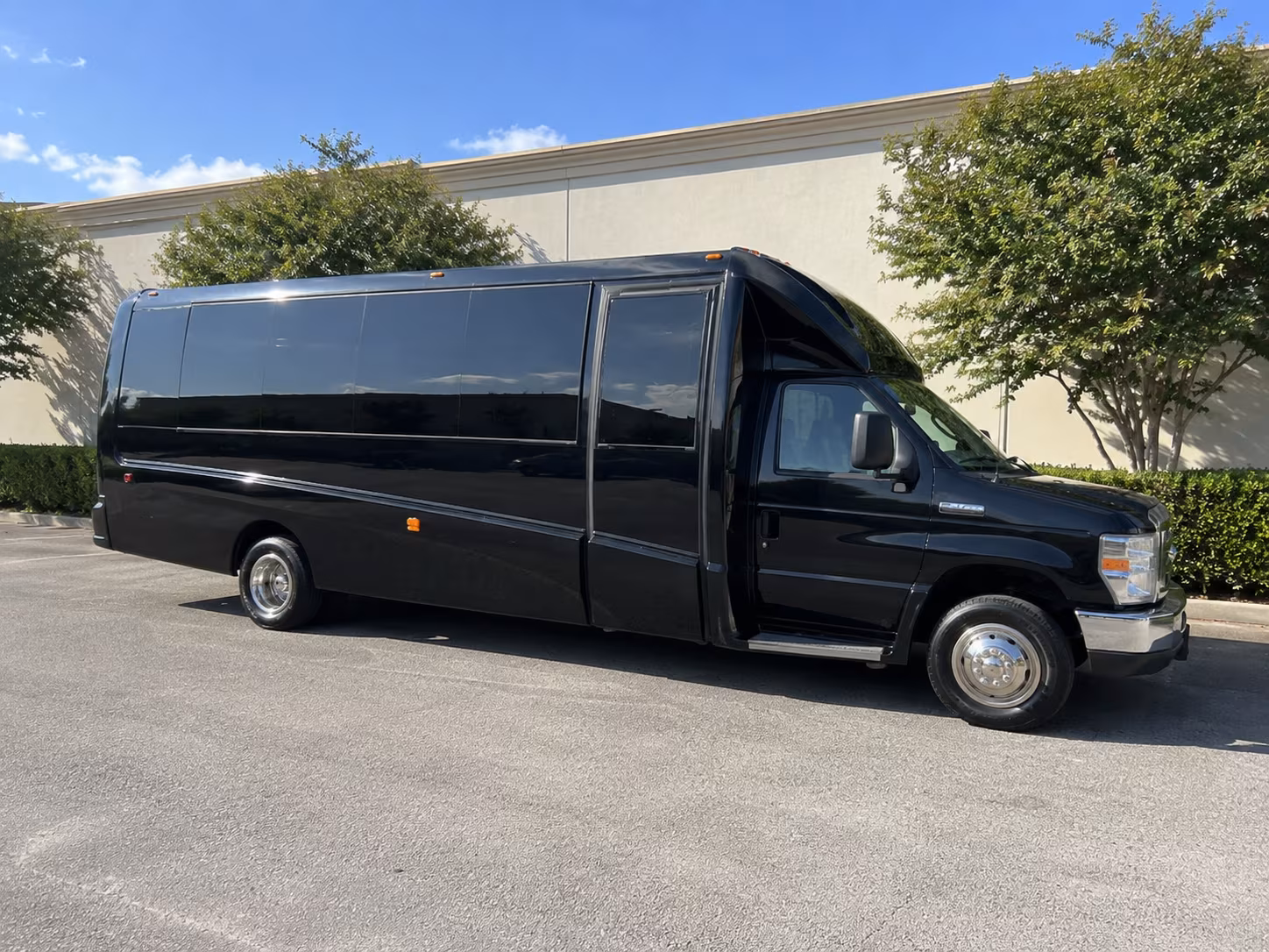 Memphis Sporting Event Transportation party bus exterior
