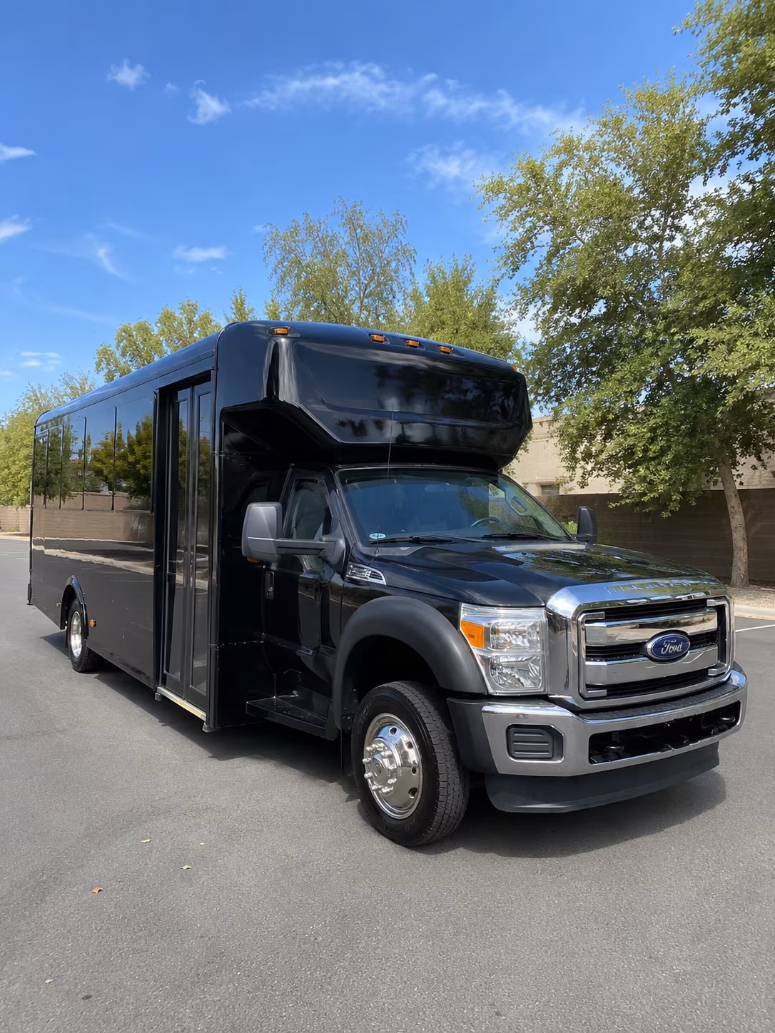 Memphis Wedding Transportation party bus exterior