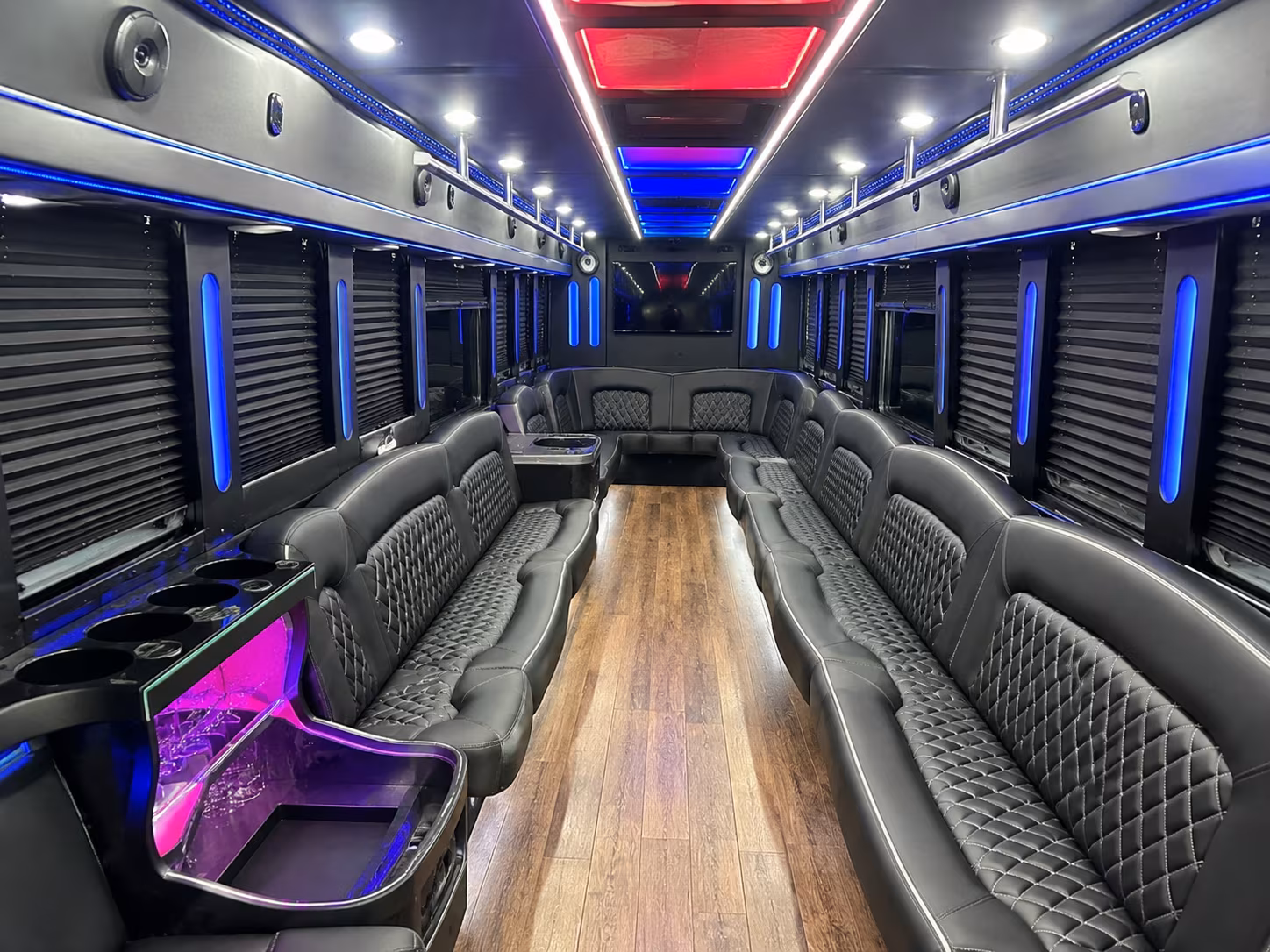 Memphis Winery Tour & Pub Crawl Transportation party bus exterior