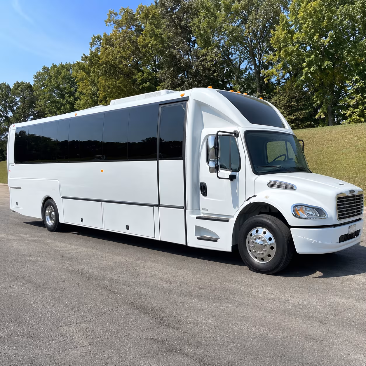 Memphis Winery Tour & Pub Crawl Transportation party bus exterior